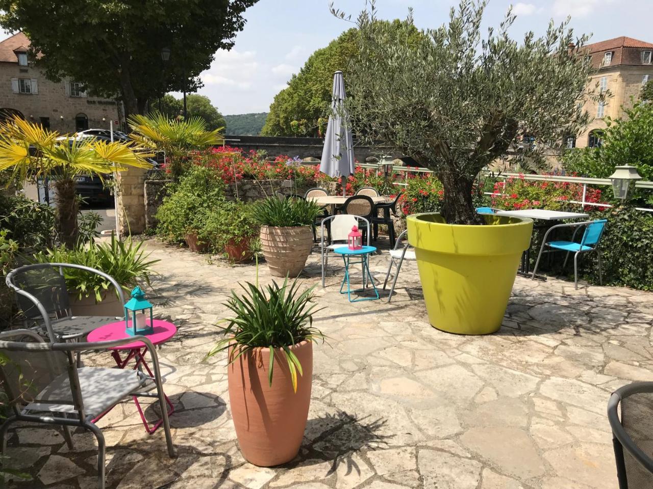 Hotel Des Bains Figeac Zewnętrze zdjęcie
