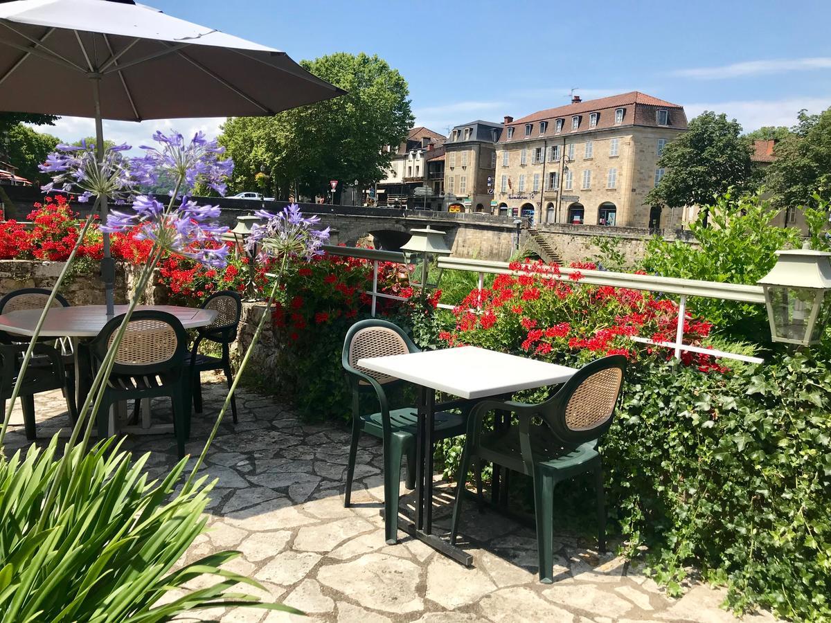 Hotel Des Bains Figeac Zewnętrze zdjęcie