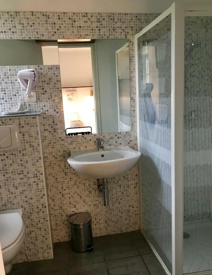 Hotel Des Bains Figeac Zewnętrze zdjęcie